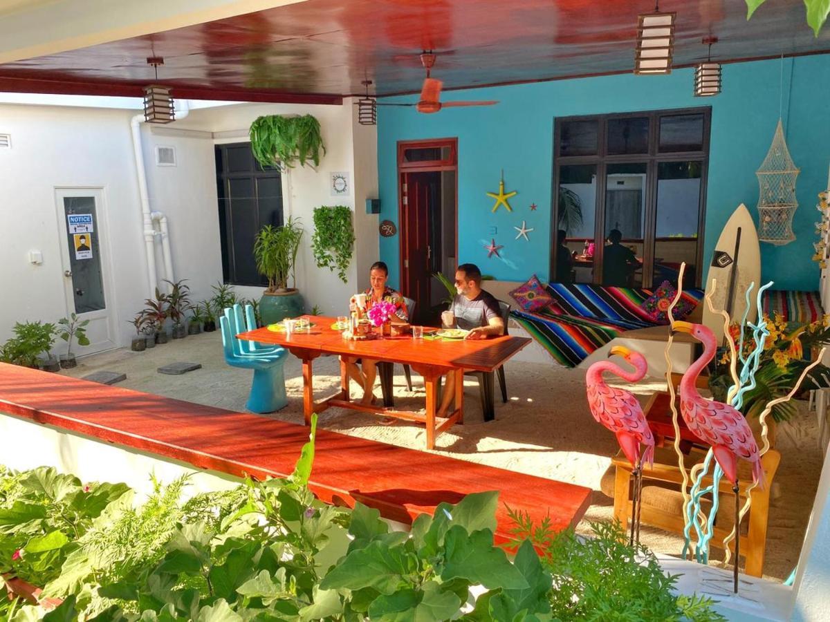 Hôtel Ocean Breeze Maldives à Thulusdhoo Extérieur photo
