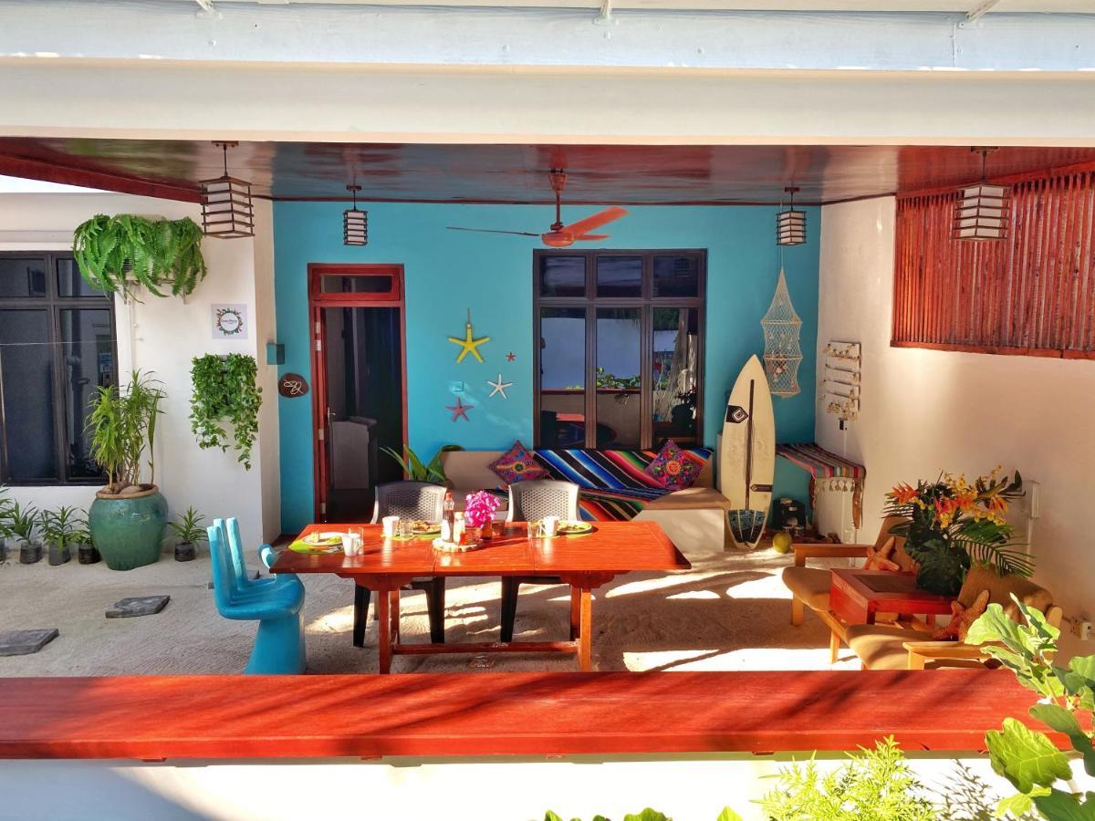 Hôtel Ocean Breeze Maldives à Thulusdhoo Extérieur photo