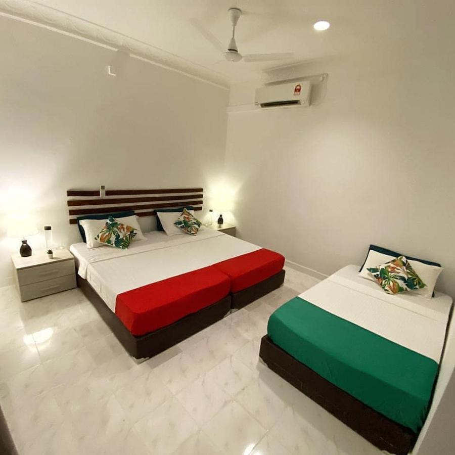Hôtel Ocean Breeze Maldives à Thulusdhoo Extérieur photo