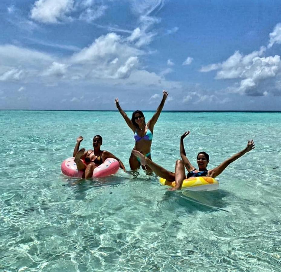 Hôtel Ocean Breeze Maldives à Thulusdhoo Extérieur photo